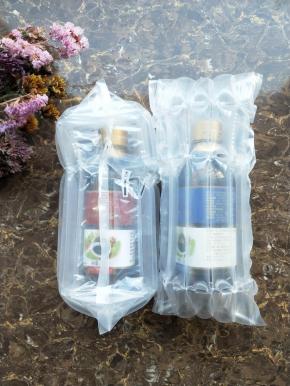 包装很讲究。打开外包装盒子，里面还有一件防磕碰的塑料外衣。，比较喜欢这样的包装，在远的路程产品也不会杯损坏。