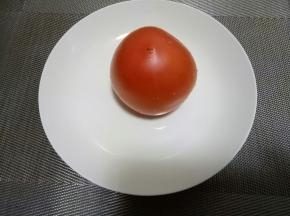 西红柿洗净，备用。