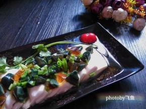豆腐入口即化，皮蛋醇香。