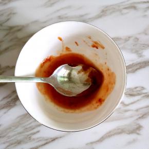 海鲜酱和蜂蜜调匀