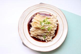 淋生抽1汤匙、撒少许葱花