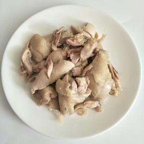 鸡腿沥干水分撕块