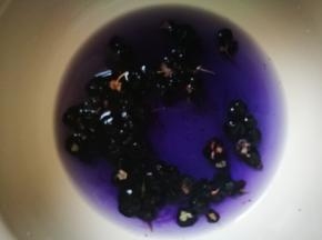 清水洗一遍，要快，花青素不要浪费