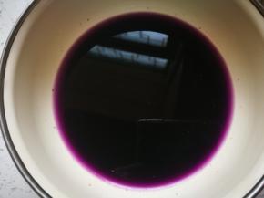 取掉滤网，继续静置，沉淀细沙