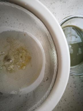 过滤3次，有小泡泡用筷子轻轻戳散