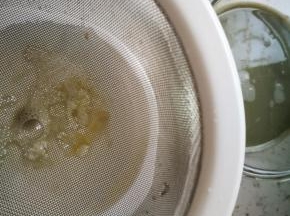 过滤3次，有小泡泡用筷子轻轻戳散