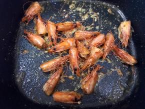 小火慢慢炒出虾油来