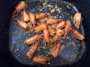 小火慢慢炒出虾油来