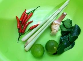 做冬阴功最重要的几样香料（如果当地买不到可以网购）