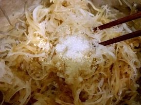 加入1勺白糖