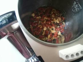 加清水至最低水位线。