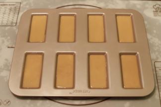 全部挤好，轻震几下