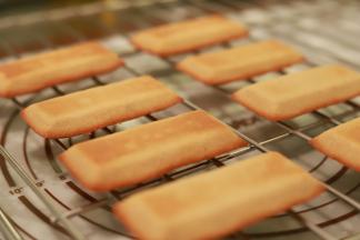 出炉后立刻脱模冷却，冰箱冷藏风味更佳