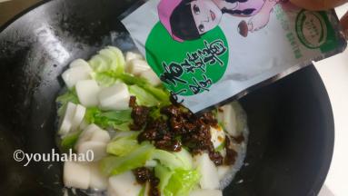 加入一小包香菇酱约40克