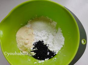 干性材料全部放入搅拌盆中