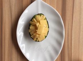 放入切细的芝士
