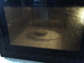 放入微波炉中高火叮2分钟
