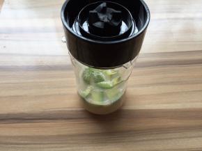 盖上搅拌机盖子
