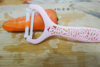胡萝卜削皮