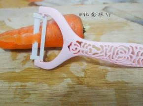 胡萝卜削皮