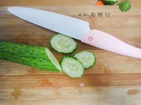 黄瓜切成片