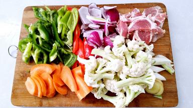 所有的食材处理一下。