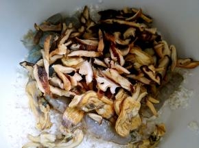 放入砂锅
