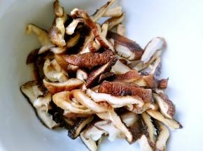 香菇切丝