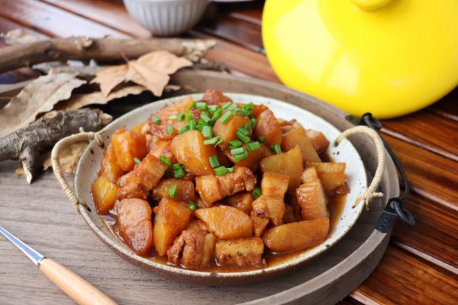 砂锅版土豆炖肉