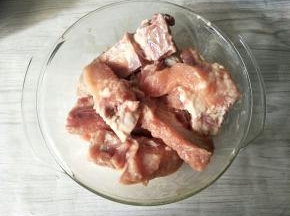 加入淀粉抓匀