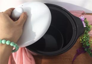 砂锅仍然很完好，很干净。