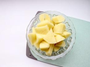 土豆切滚刀块