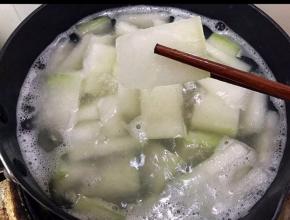 煮至冬瓜透明变软