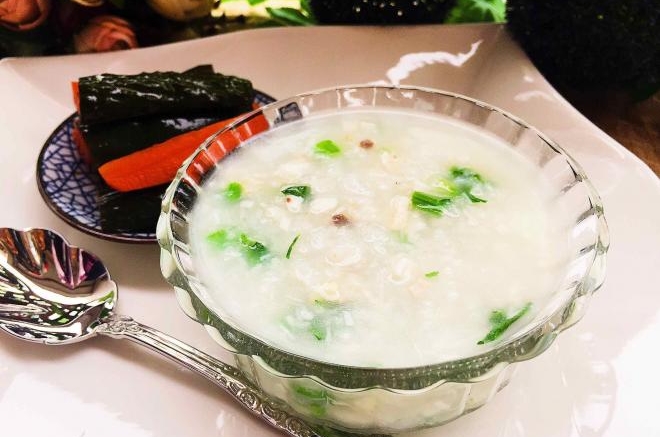 菜心粒鱼茸粥