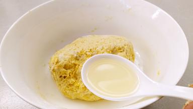 加入1茶匙植物油。