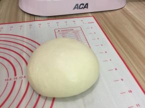 揉好的面团滚圆