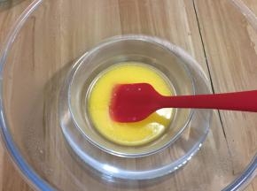 黄油和牛奶隔热水化开