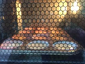 送进事先预热好的烤箱上下火165度25分钟