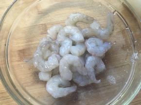 虾仁清洗干净