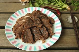 我有牛肉，你有酒吗