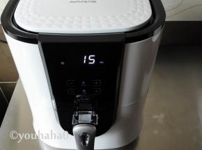 温度设定200度，时间15分钟，按一下开始自行运转，这个空挡去准备别的饭菜