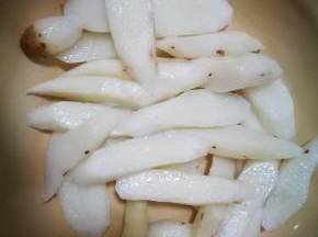 我这个蒸了10分钟，熟透了，你们蒸的时候可以尝尝