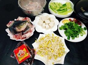图中的辣椒粉我没有用上，采用干辣椒