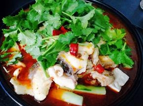加入香菜即可上桌，辣的配香菜比较搭