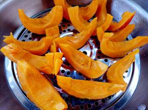 切成小块上锅蒸