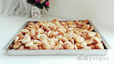 出炉晾一下，上色非常均匀