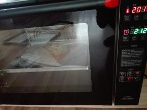 预热，设置温度200度，时间15分钟，风炉会自动到预热好后滴滴声音提示