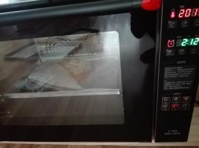 预热，设置温度200度，时间15分钟，风炉会自动到预热好后滴滴声音提示