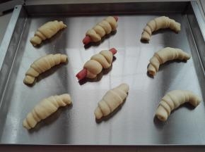 也可以搓成长条，卷入香肠