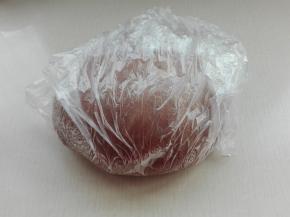 第二天取出，明显发酵两倍大左右，室温回温20分钟左右